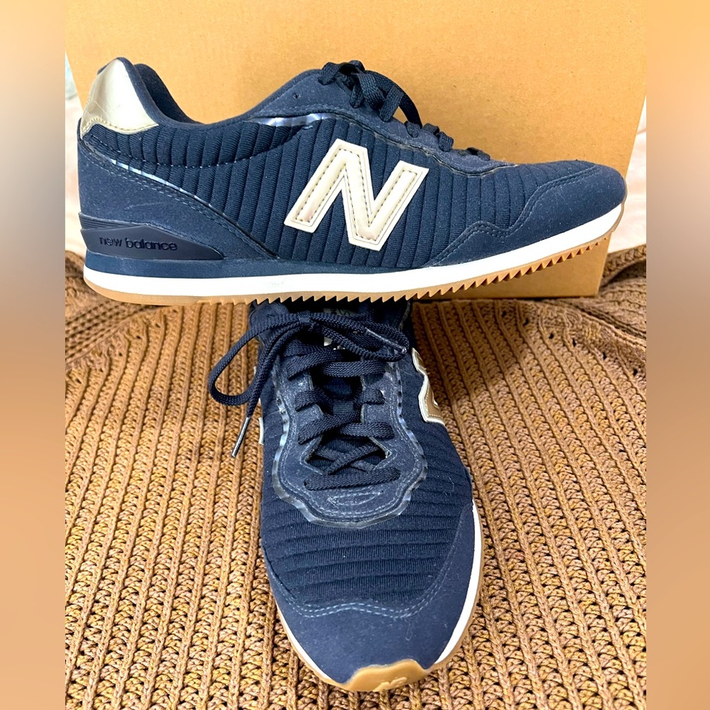 New Balance women’s sneakers SOLD